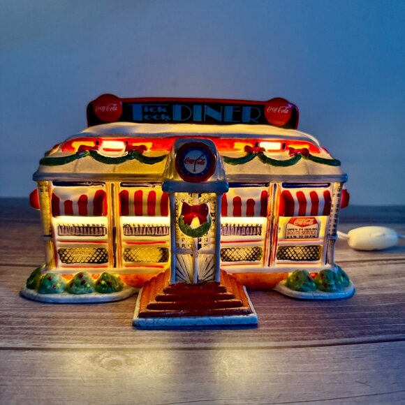 COCA COLA Town Square Building Dinner Restaurant 1992 Iluminated RETIRED - Picture 1 of 16